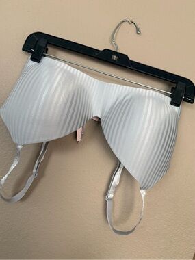 VS Strapless Shimmery Light Gray T-Shirt Bra